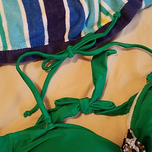 FINAL -Emerald green bikini w/ animal print knot - Picture 4 of 5